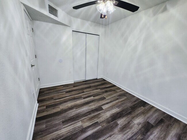 Building Photo - 1309 W Taylor St