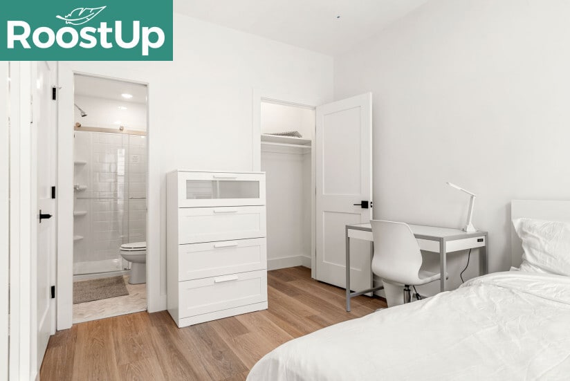 Building Photo - Furnished private bedroom with private ens...