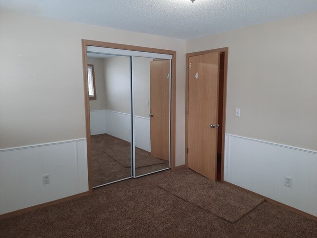 Building Photo - STATUS: PENDING APPLICATION  -R137 | $2400...