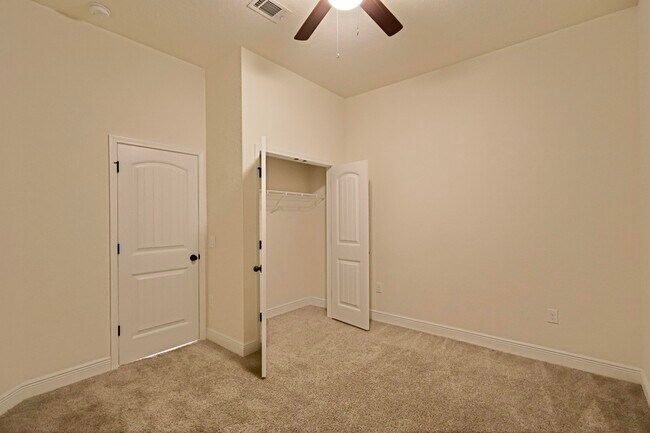 Building Photo - 6114 Redberry Dr