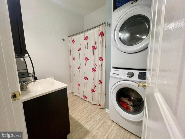 Building Photo - 301 N Darlington St