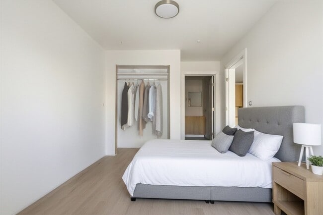 Building Photo - 1035 Commonwealth Ave