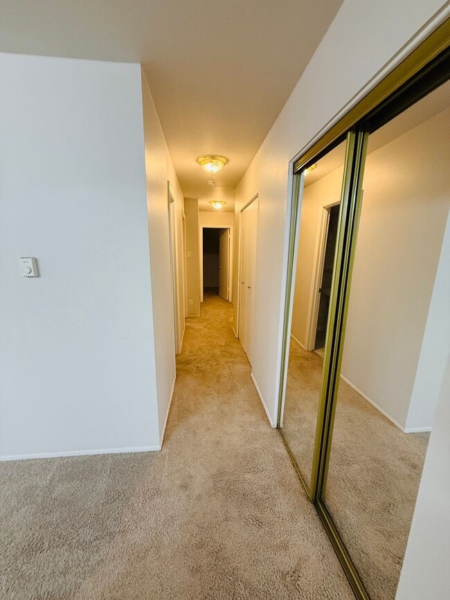 Building Photo - Spacious 2 Bedroom Hazelwood Apartment