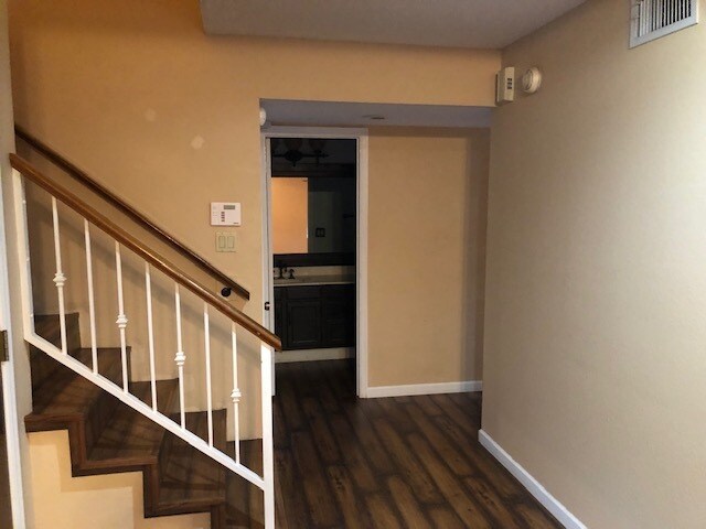 Building Photo - 10402 N 54th Dr