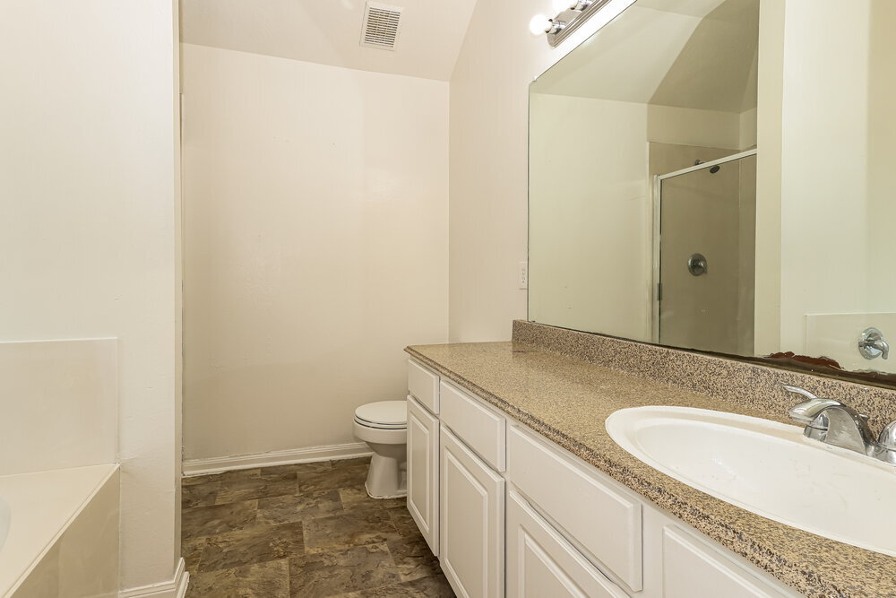 Building Photo - 1711 Rock Ridge Dr
