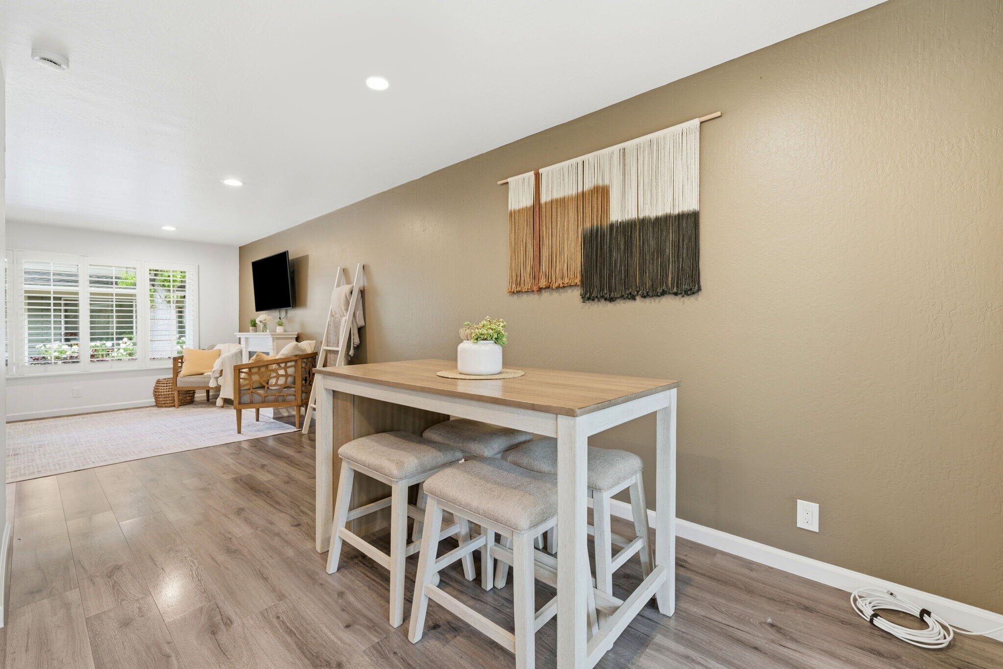 Building Photo - 2561 Fountainhead Dr