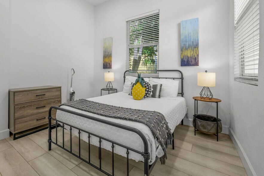 Building Photo - 1862 6th St