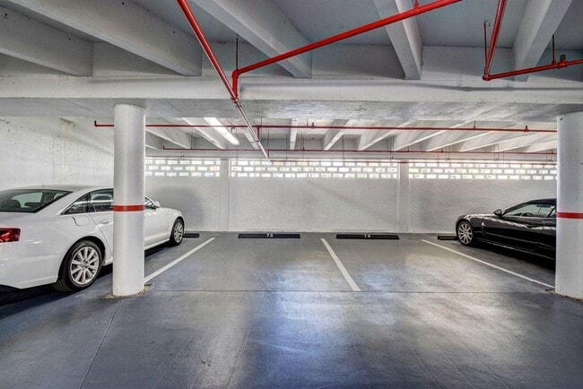 Building Photo - 4301 N Ocean Blvd