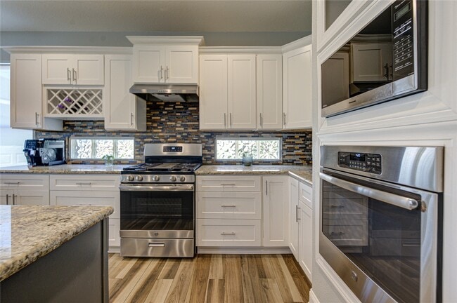 Building Photo - 6206 Clear Canyon Dr