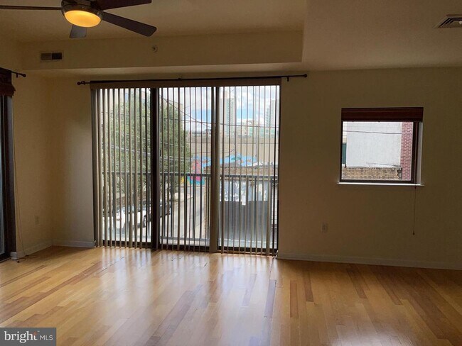 Building Photo - 837 N 2nd St