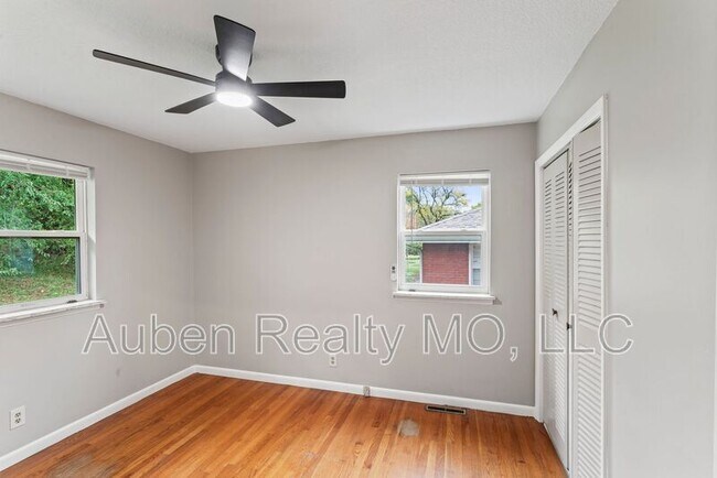 Building Photo - 1206-1208 N Cottage St