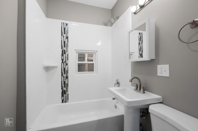 Building Photo - 7218 S Peoria St