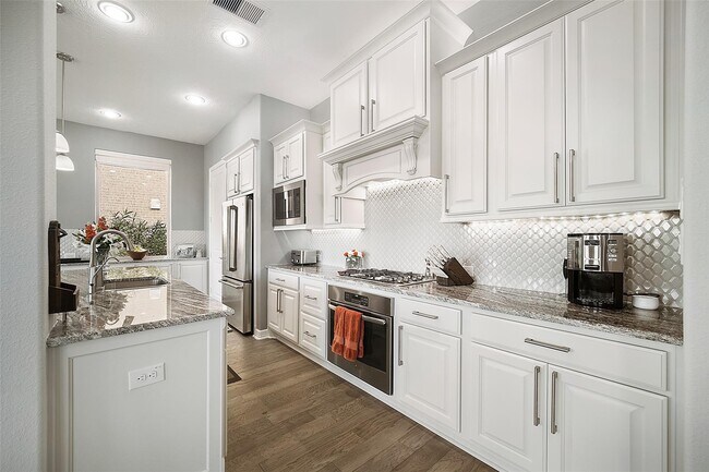 Building Photo - 4303 Cottonwood Creek Ln