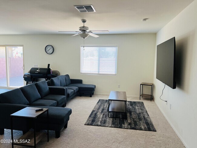 Building Photo - 12533 W Red Orchid St