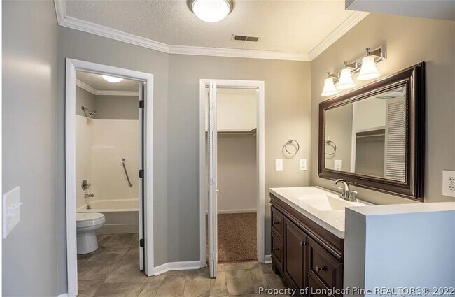 Building Photo - 7066 Pantego Dr