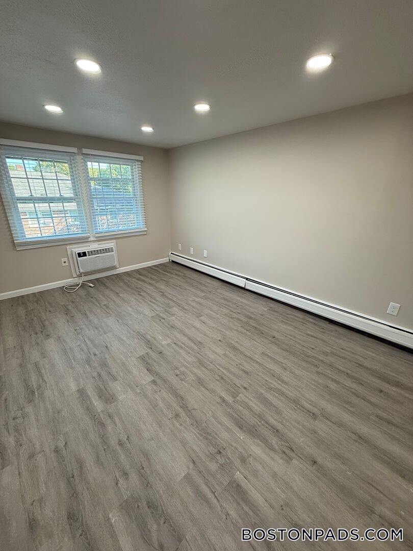 Building Photo - 53 Ridgewood Ln