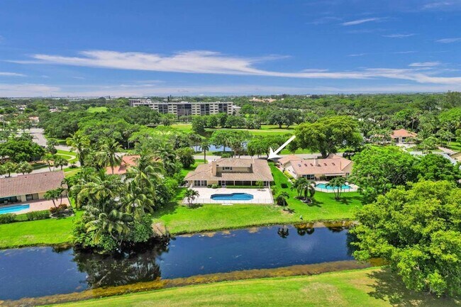 Building Photo - 2527 Lakes Dr