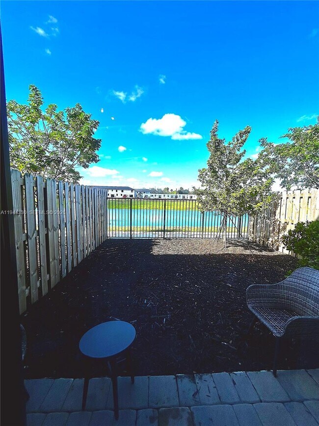 Building Photo - 453 NE 13th St