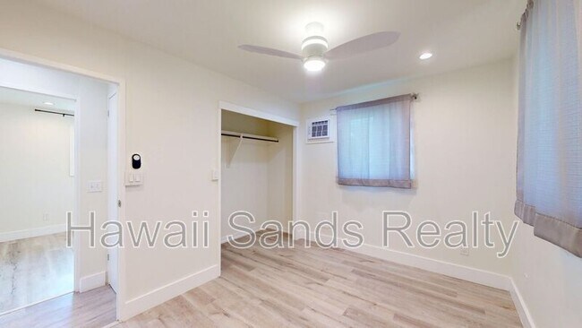 Building Photo - 4566 Sierra Dr
