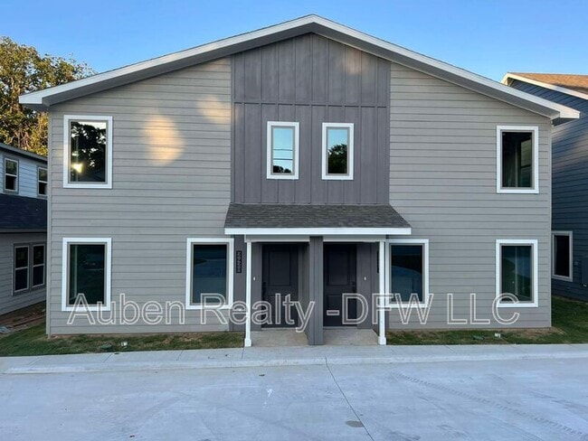 Primary Photo - 2428 South Fannin Avenue