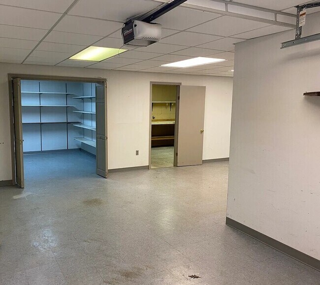Building Photo - 4150 Lake Mist Dr NW