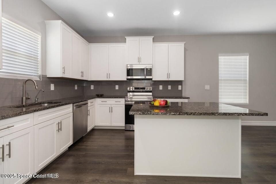 Building Photo - 780 Geddes St SW