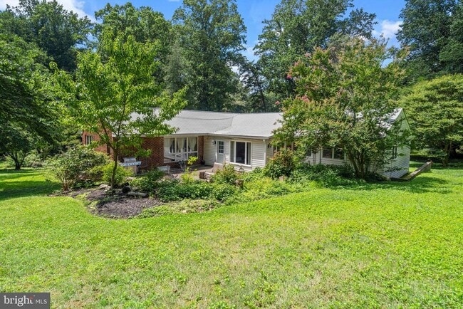 Building Photo - 5135 Summit Dr