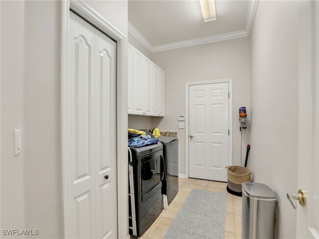 Building Photo - 9560 Cedar Creek Dr