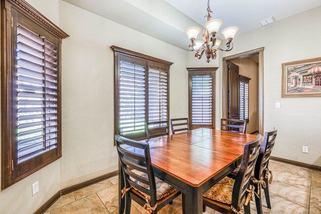Building Photo - Westside area for Short Term Rental (Compl...