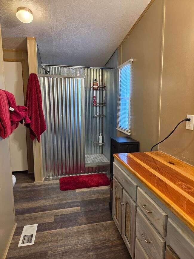 Building Photo - 112 Pine Knot Trail
