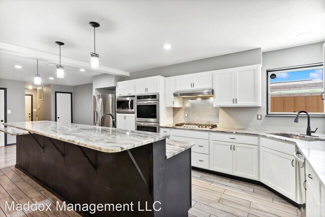 Building Photo - 4 br, 3 bath House - 6405 Sonrisa Pl NE