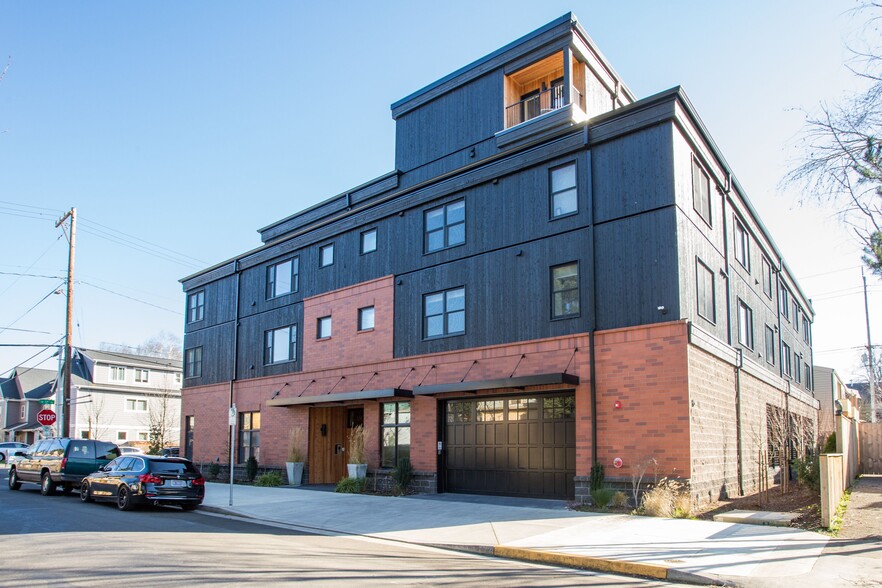 Building Photo - The Garthwick Apartments BT-3215