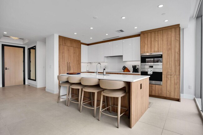 Building Photo - 151 N Seabreeze Blvd