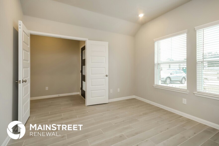 Building Photo - 610 Ellwood Terrace Ln