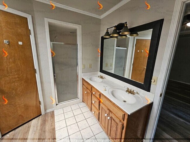 Building Photo - Now Leasing: Bright & Beautiful 3 Bed / 2 ...