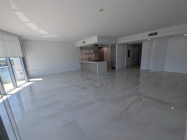 Building Photo - 17111 Biscayne Blvd