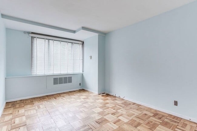 Building Photo - 4200 Cathedral Ave NW