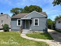 Building Photo - MOVE IN SPECIAL: $150 OFF OF YOUR MOVE-IN FEES - Cozy 2 Bedroom 1 Bathroom Bungalow now available...