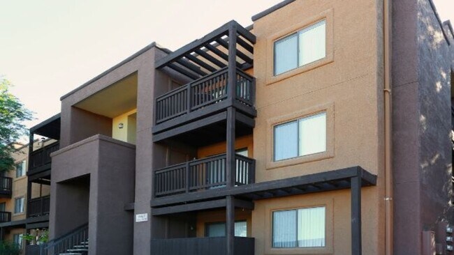 Building Photo - 8851 N Oracle Rd