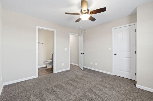 Building Photo - Ziva Ln - 1111