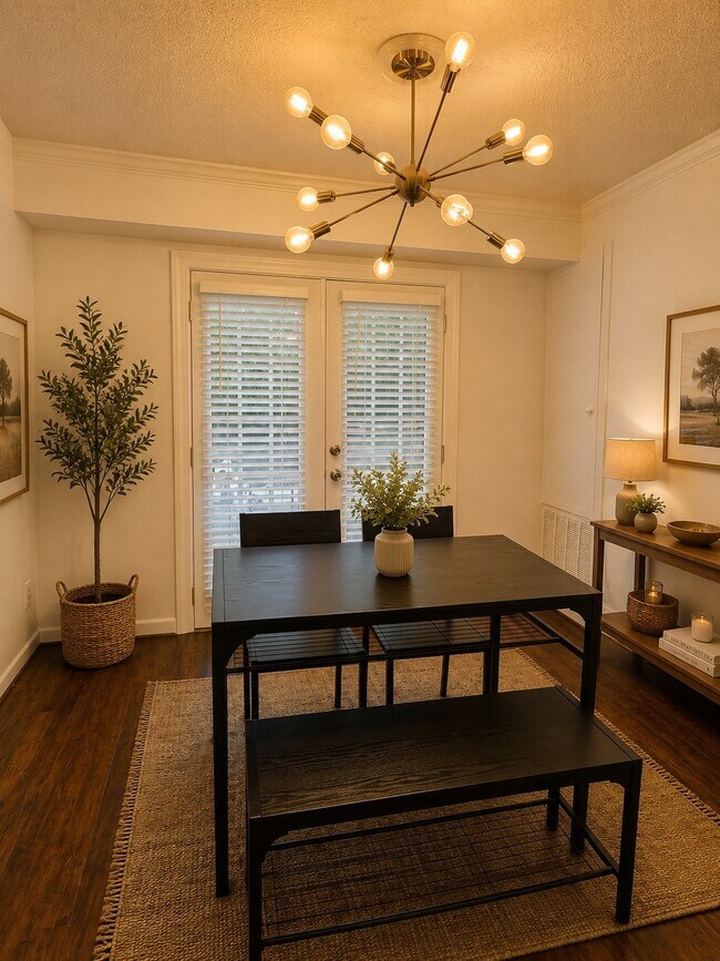 Building Photo - 2744 Briarhurst Dr