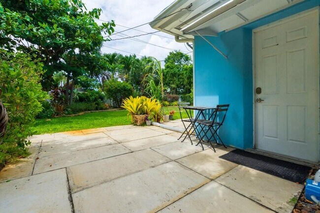 Building Photo - 145 SE 3rd Ave