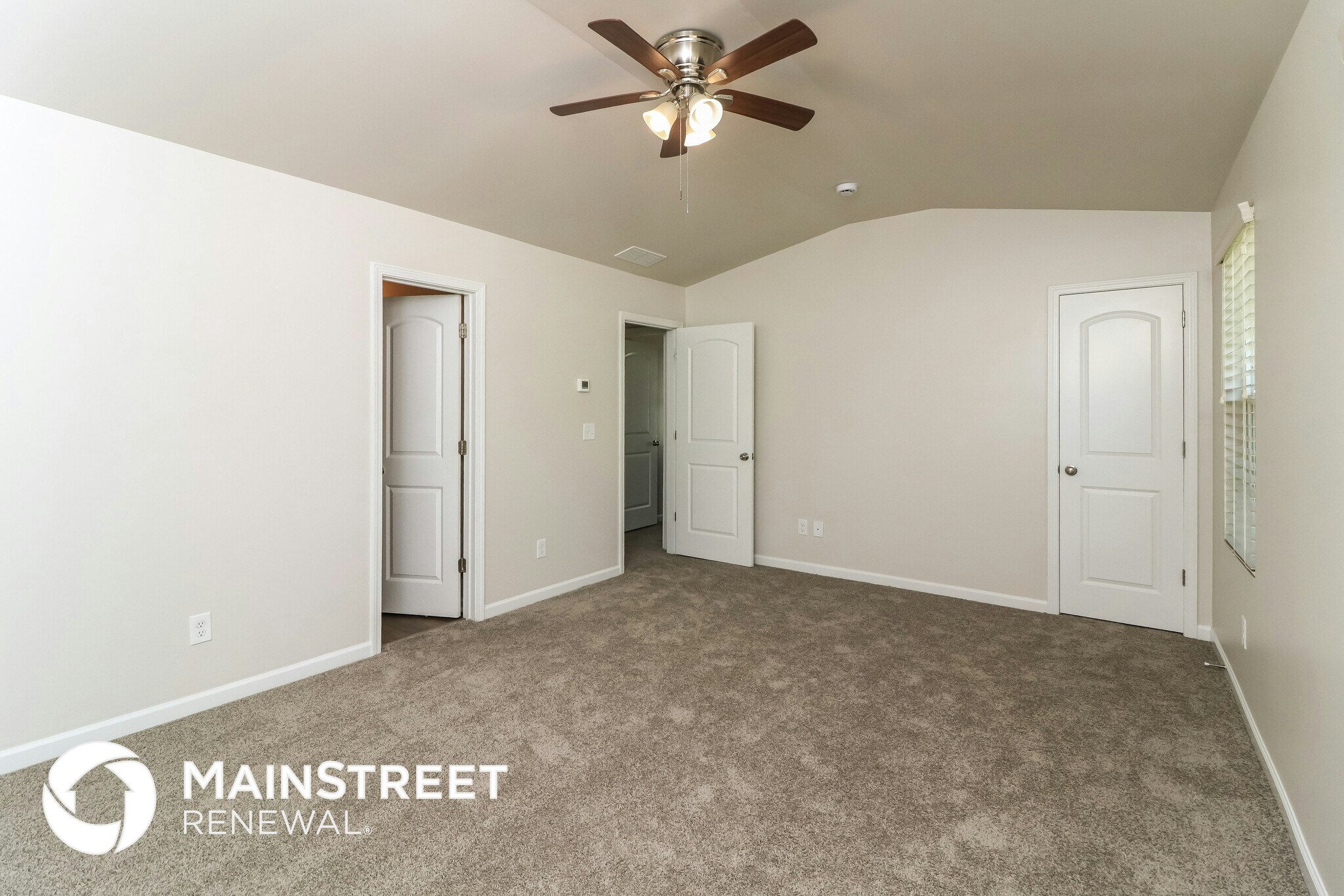 Building Photo - 404 Scenic View Ct