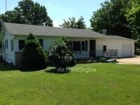 Building Photo - 720 N State Route 121