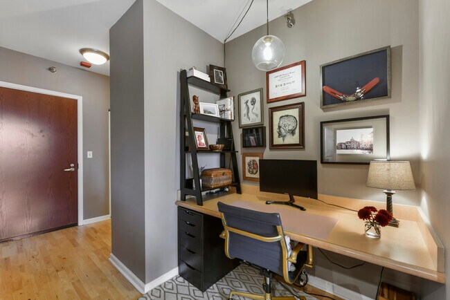 Building Photo - 1255 S State St