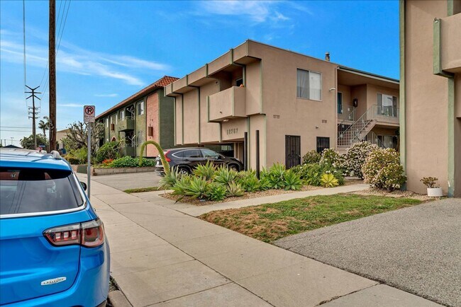 Building Photo - 12767 Pacific Ave