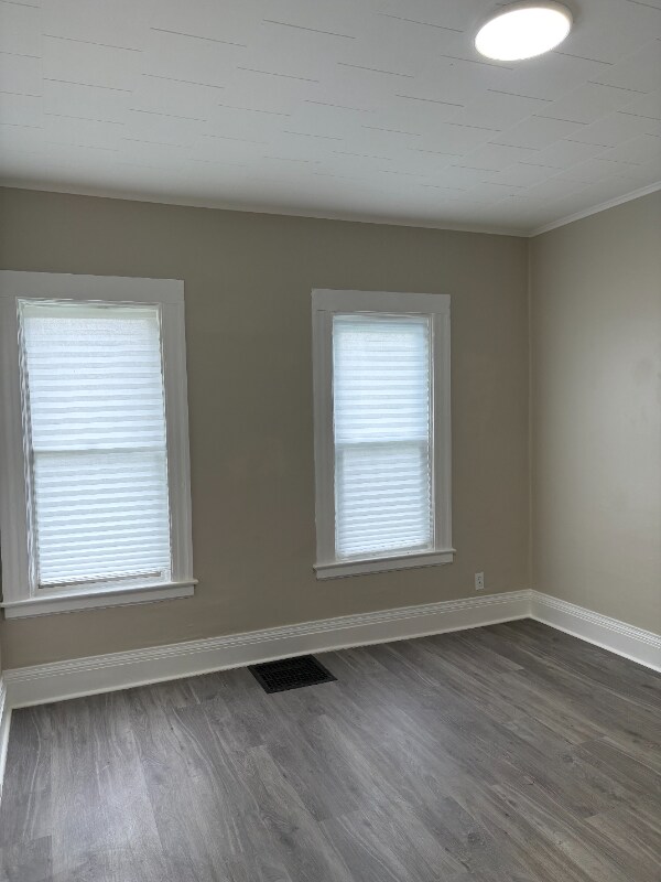 Building Photo - 1045 Hudson Ave