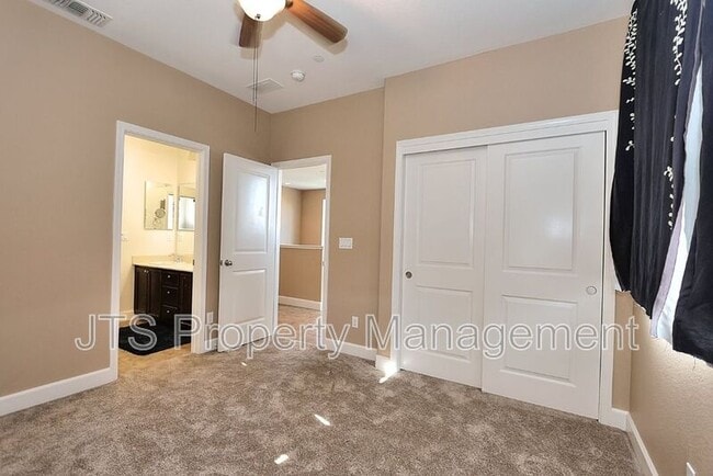 Building Photo - 1427 Bicker Cir