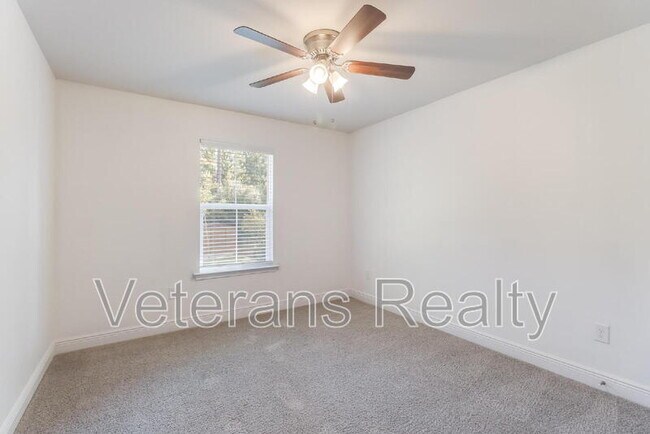 Building Photo - 14037 Fox Hill Dr