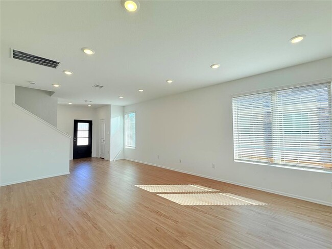 Building Photo - 6310 Barrington Clf Trl